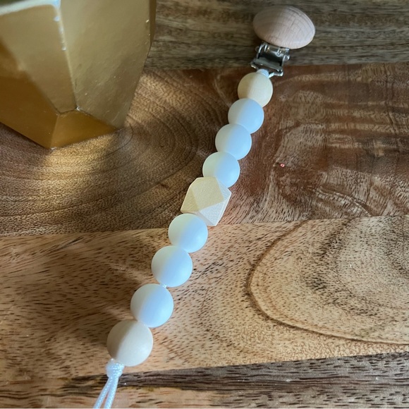 Pacifier Clip - Picture 2 of 4